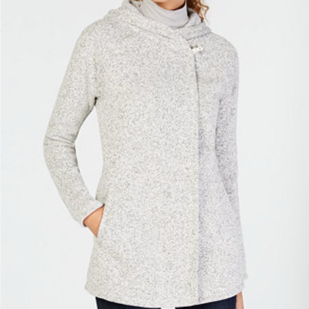 The North‎ Face Crescent Fleece Hooded Wrap.  NWOT